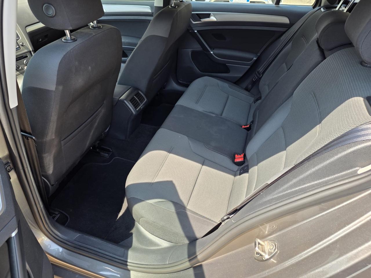 Volkswagen Golf Variant 1.6 TDI 110 CV AUTOMATICO Euro 6 B