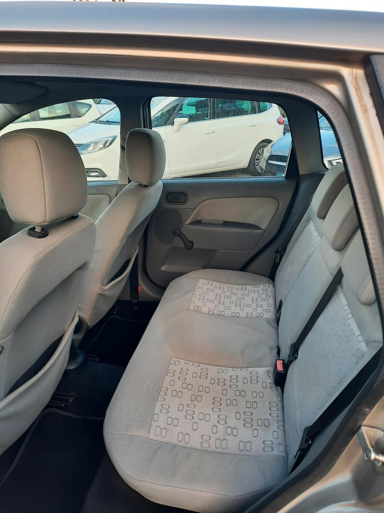 Ford Fiesta 1.2 16V 5p. Ambiente OK NEOPATENTATI