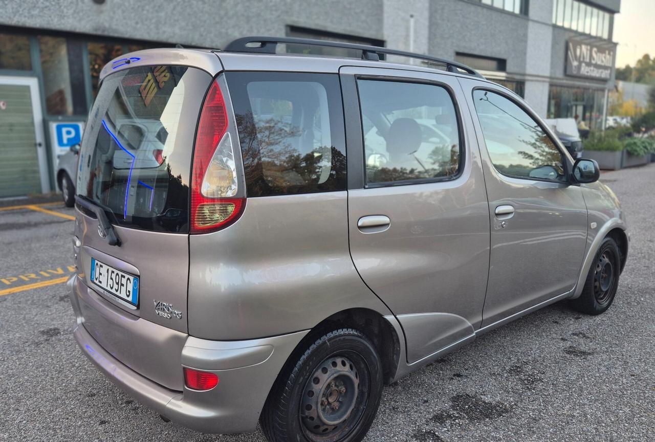 Toyota Yaris Verso 1.3i 16V cat Sol '03