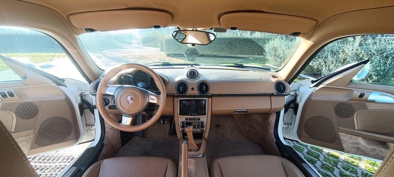 Porsche Cayman 2.7