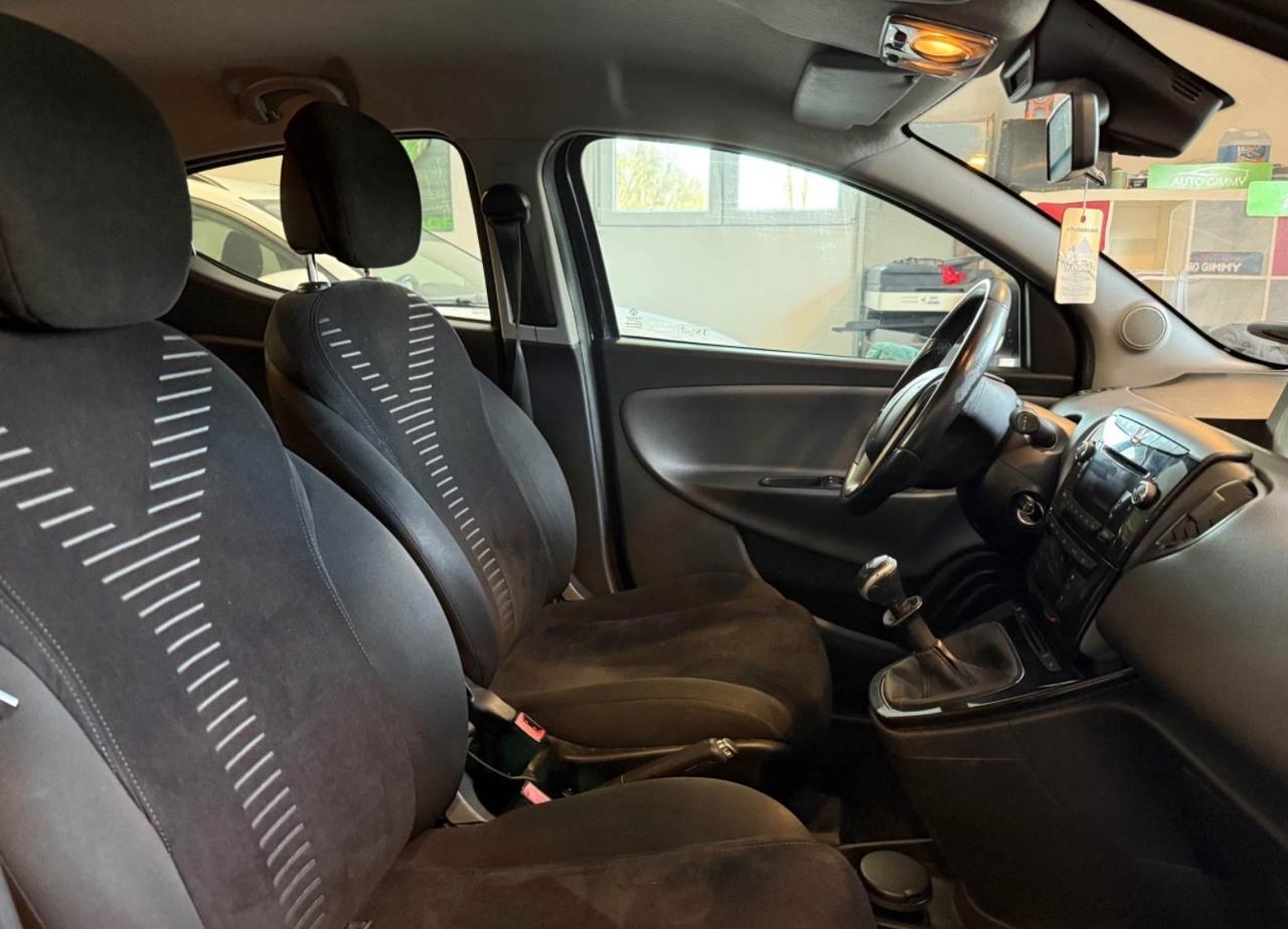 Lancia Ypsilon 0.9 GPL BEZINA NEOPATENTATI