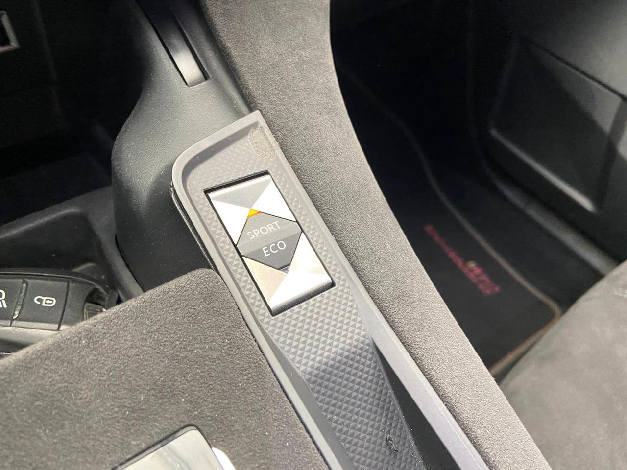 Ds 7 Crossback BlueHDi 130 EAT8 Performance Line