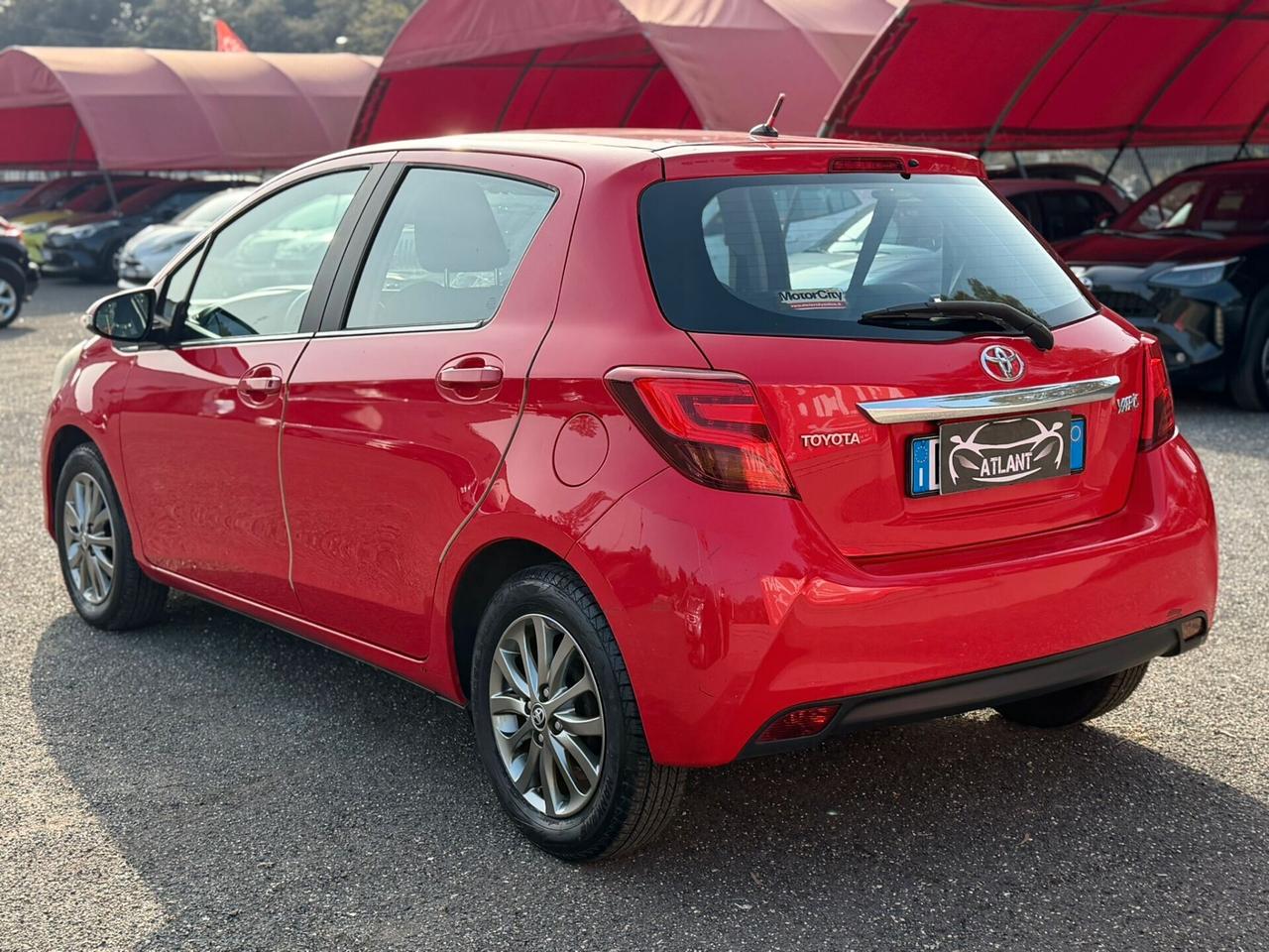 Toyota Yaris 1.3 5 porte trend red edition