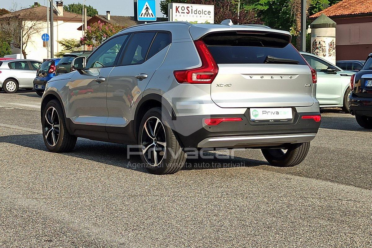 VOLVO XC40 D4 AWD Geartronic Momentum