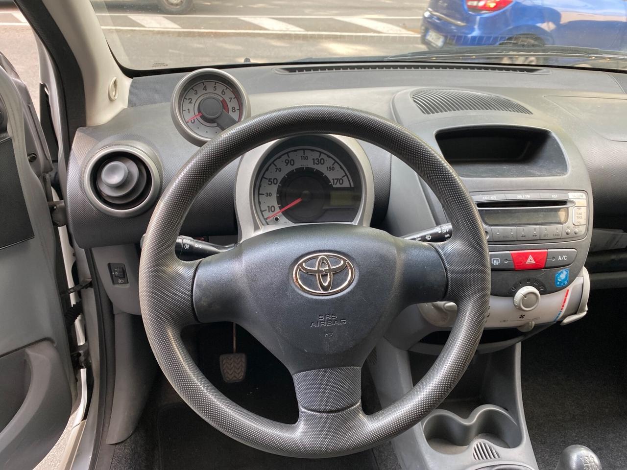 Toyota Aygo 1.0 5p Sol 98.000KM - NEOPATENTATI!!!