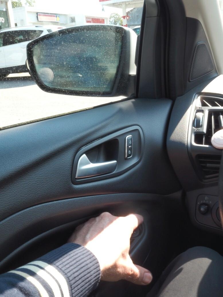 Ford Kuga 2.0 TDCI 120 CV Titanium