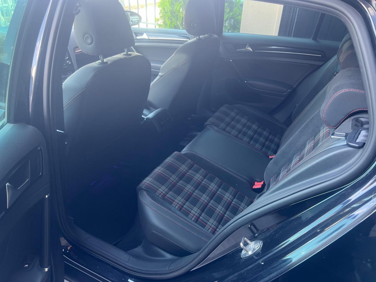 Volkswagen Golf GTI Golf GTI 2.0 TSI DSG 5p. BlueMotion Technology