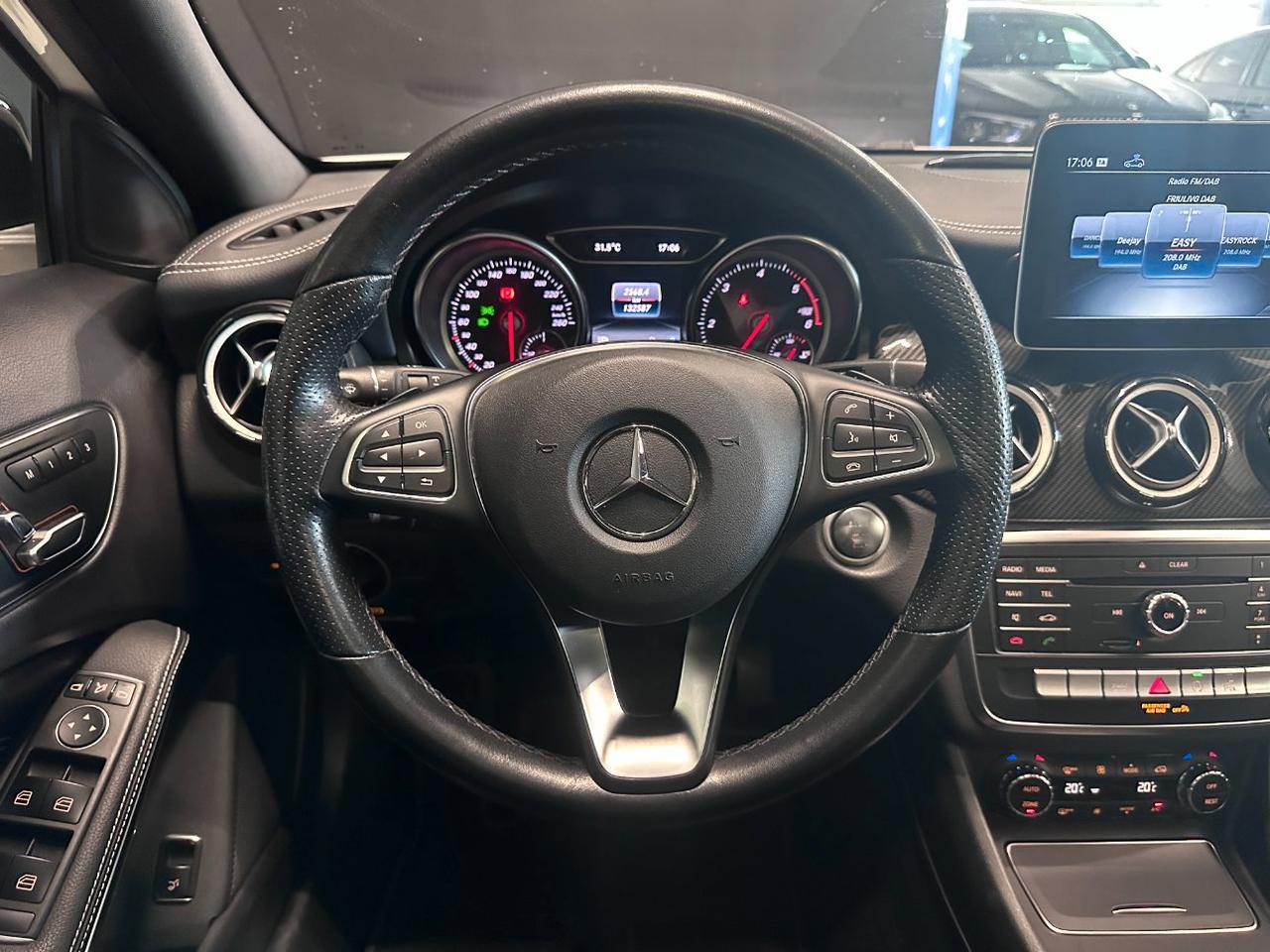 Mercedes GLA 200 d Night Edition auto
