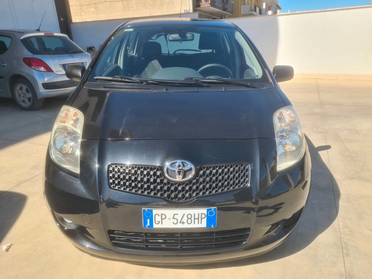 Toyota Yaris 1.0 5 porte Sol
