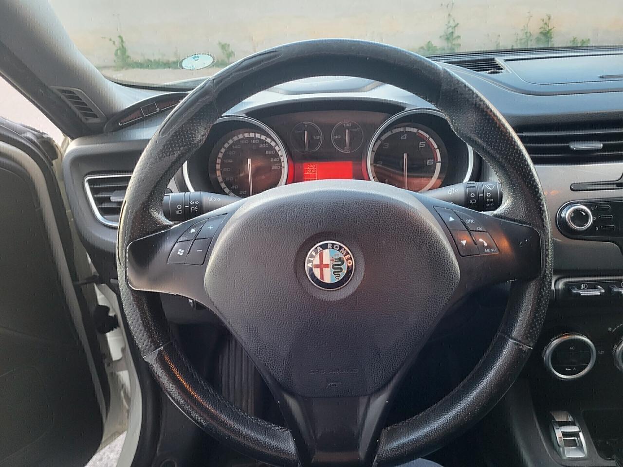Alfa Romeo Giulietta 1.6 JTDm-2 105 CV Distinctive 05/2011