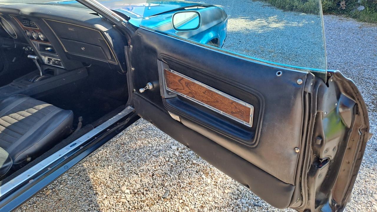 Chevrolet Corvette Ford Mustang Mach 1