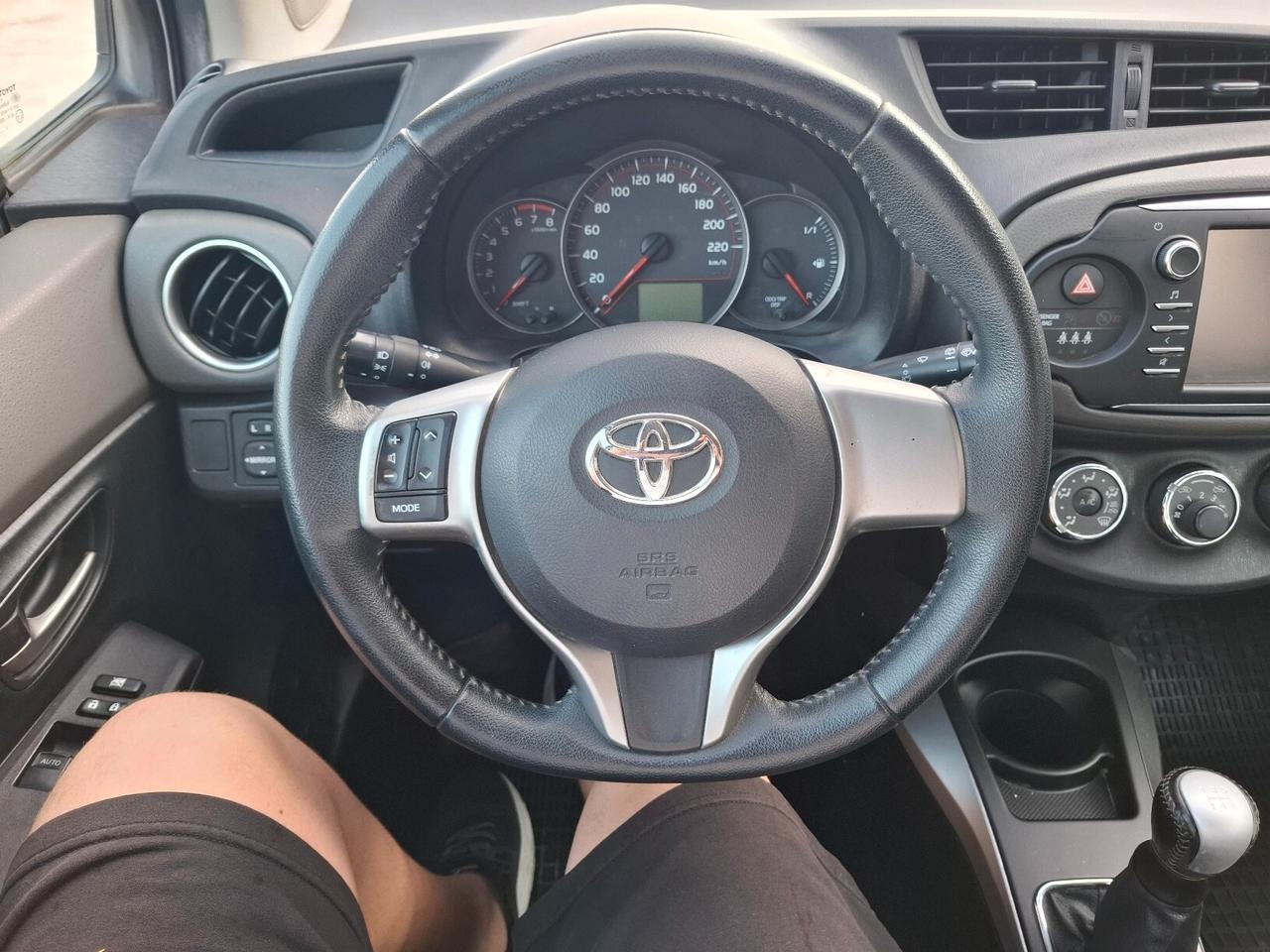 Toyota Yaris 1.0 BENZINA - 2013 BICOLORE