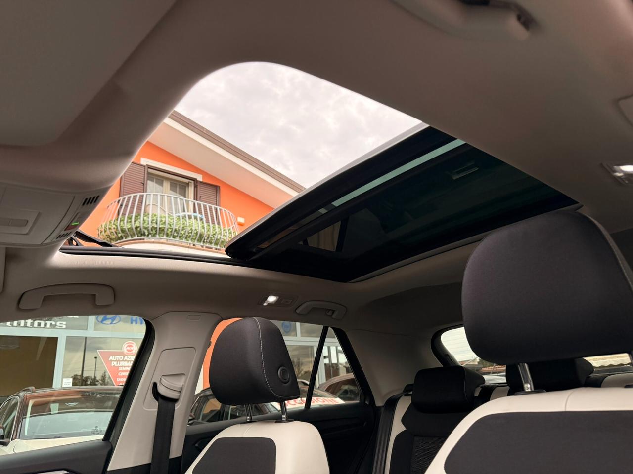 Volkswagen T-Roc 1.6 TDi 116CV Adv. TETTO APR. - 2019