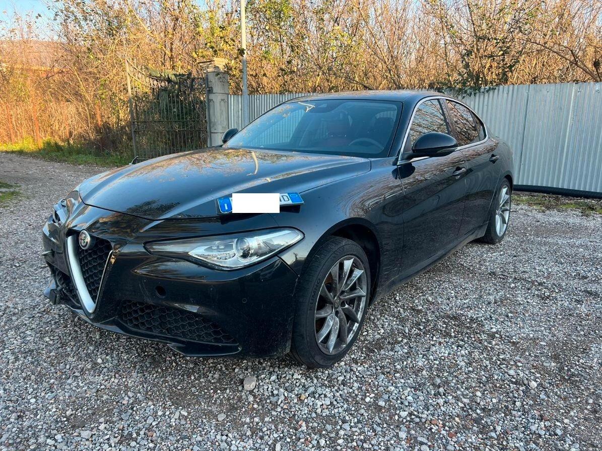 Alfa Romeo Giulia 2.2 Turbodiesel 180 CV AT8 Business Sport Launch Ed.