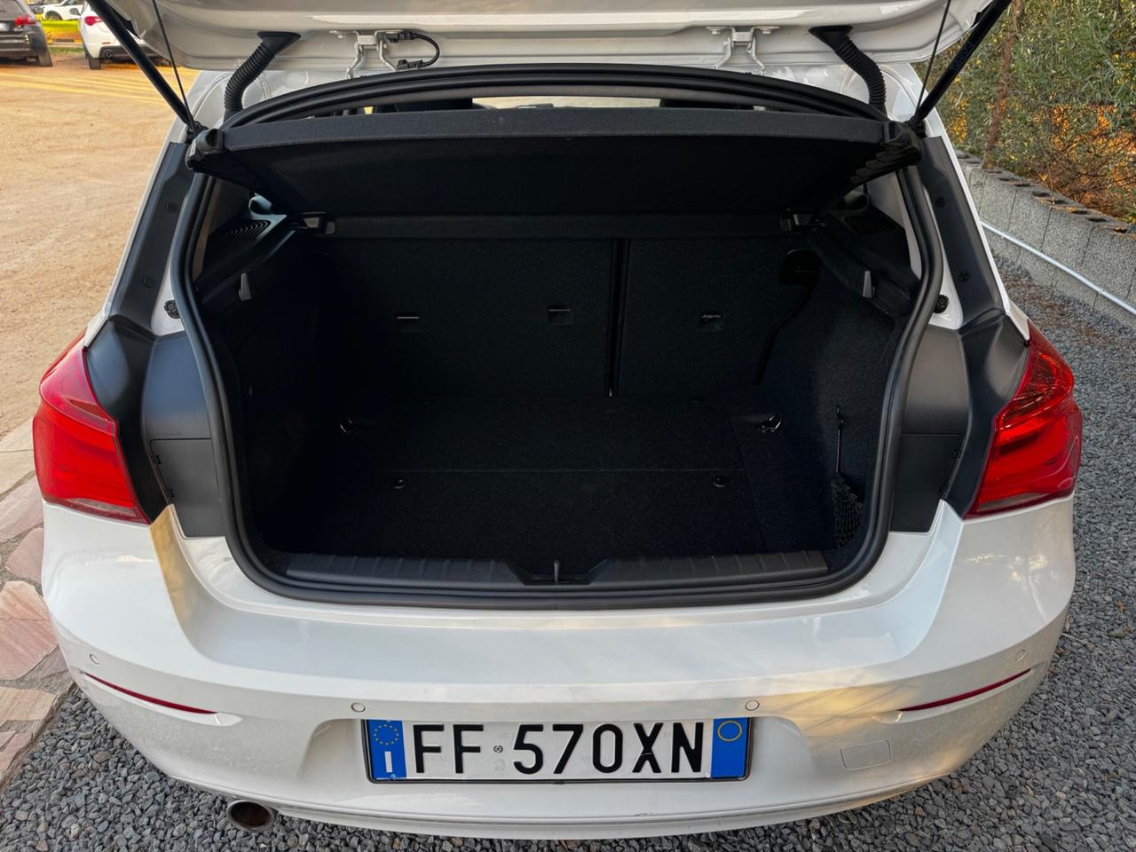 Bmw 118 118d 5p. Advantage