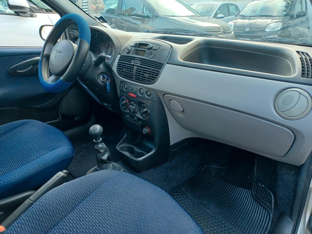 Fiat Punto 1.2 8 v Elx solo 90000 km