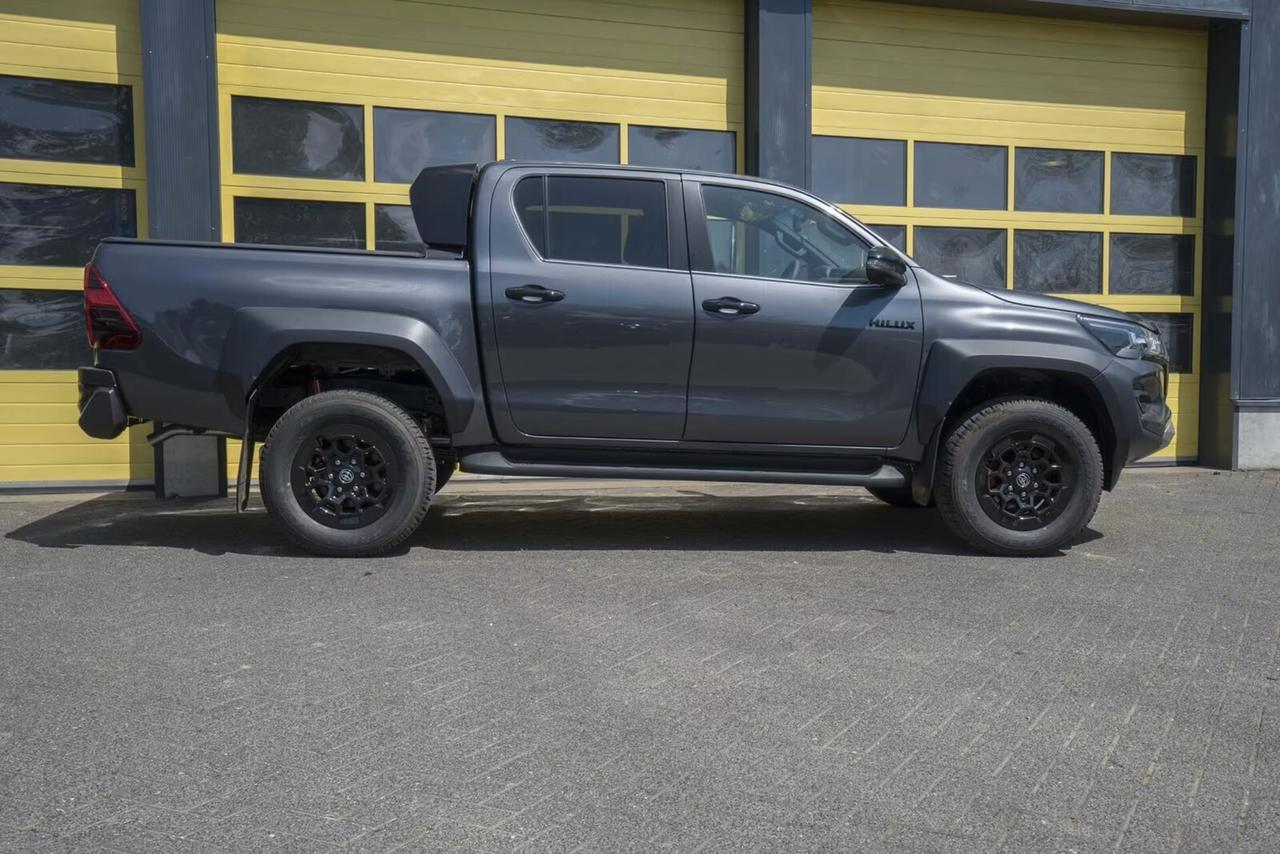 Toyota Hilux 2.8 D-4D A/T 4WD 4 porte Double Cab GR SPORT
