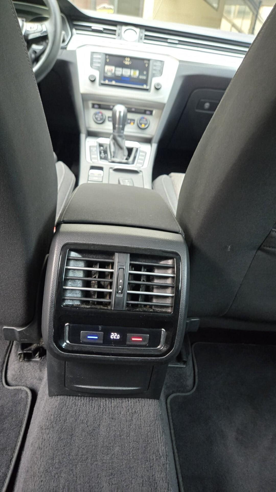 Volkswagen Passat Variant 1.6 TDI SCR DSG Business