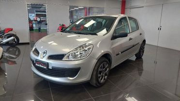 RENAULT Clio 1.2 16V 5 porte 4U Pack