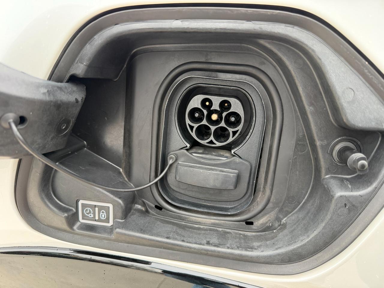 Peugeot 208 motore elettrico 136 CV 5 porte Active