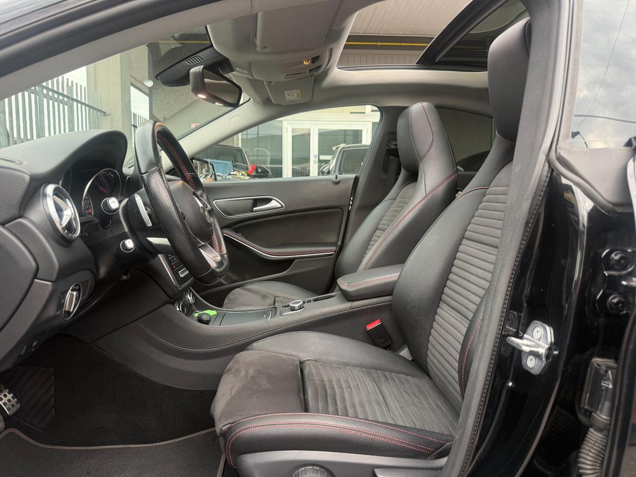 Mercedes-Benz CLA 220 d Premium 4matic auto AMG / TETTO PANORAMICO