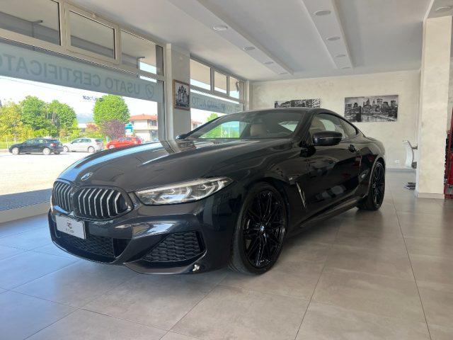 BMW 840 d 48V xDrive Coupé 4 ruote sterzanti