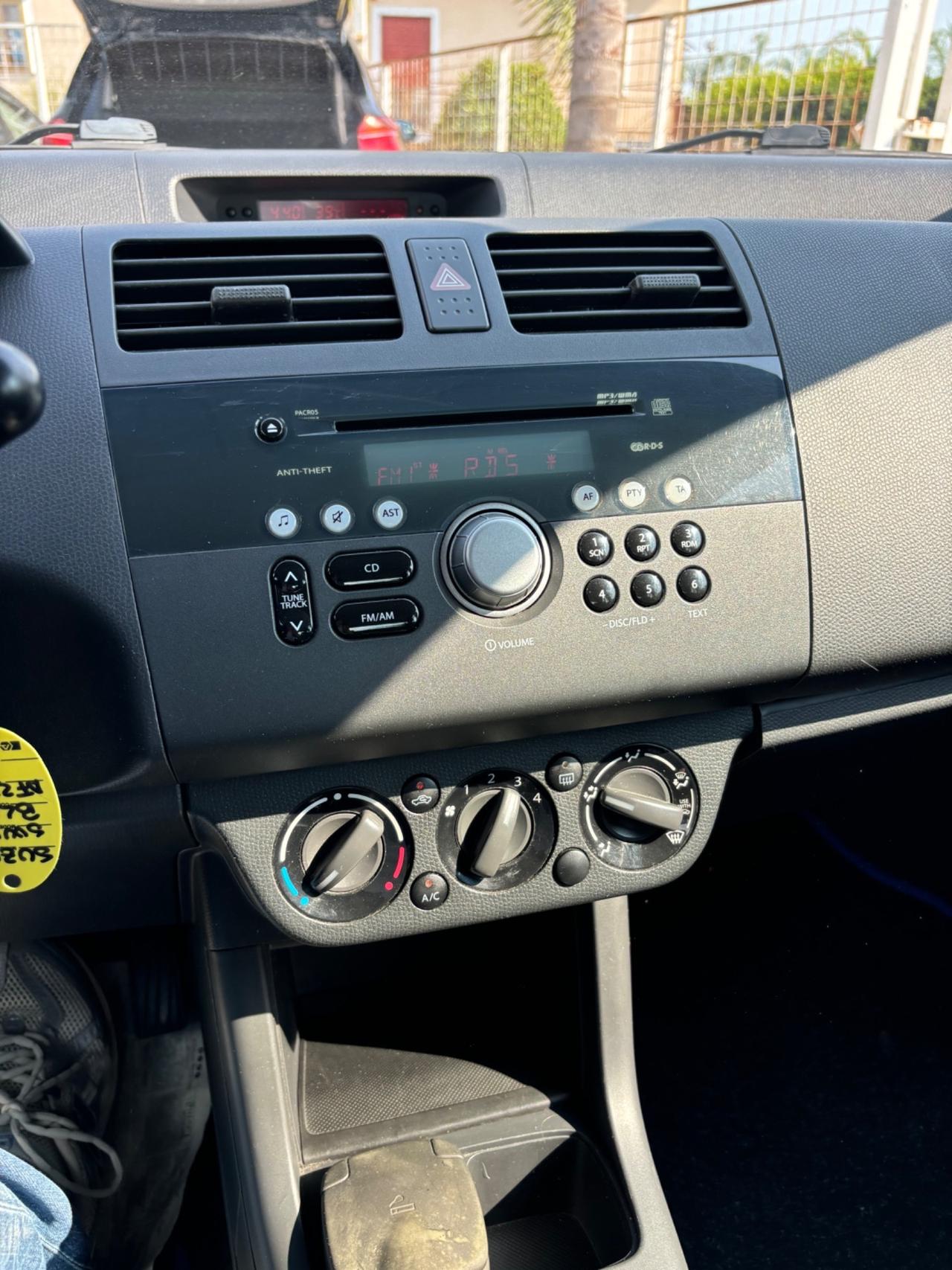 SUZUKI SWIFT 1.3 GLX BENZINA 140.000KM