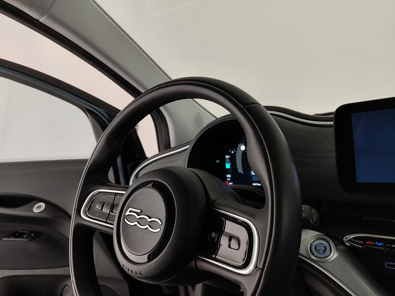 Fiat 500e Berlina 42 kWh La Prima