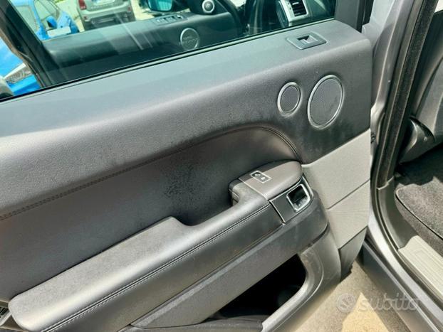 LAND ROVER Range Rover Sport 3.0 TDV6 HSE Dynami