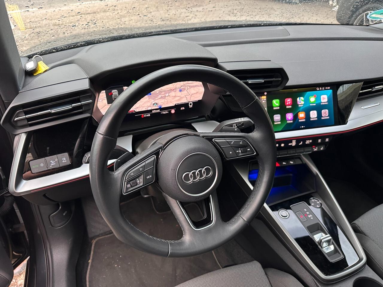 Audi A3 SPORTBACK 35 TDI S tronic / Black line edition / PANORAMA / LED LUCI AMBIENT / R18