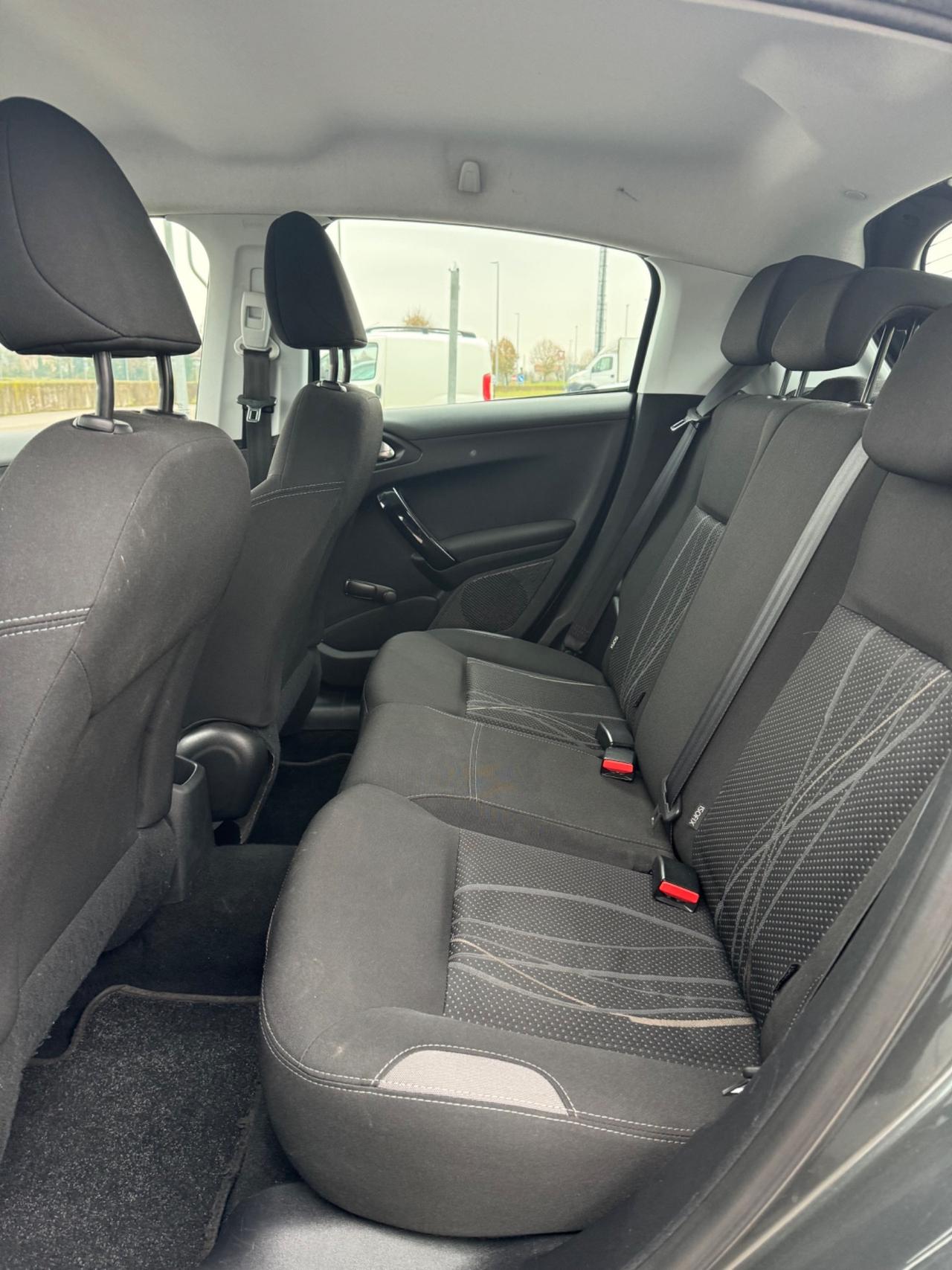 Peugeot 208 1.2 VTi 82 CV 5 porte Allure