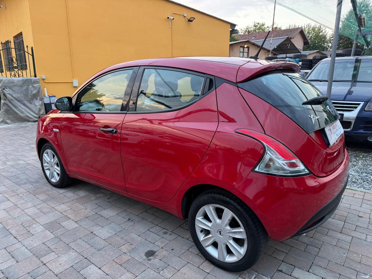 Lancia Ypsilon 1.0 Fire Hybrid Benzina