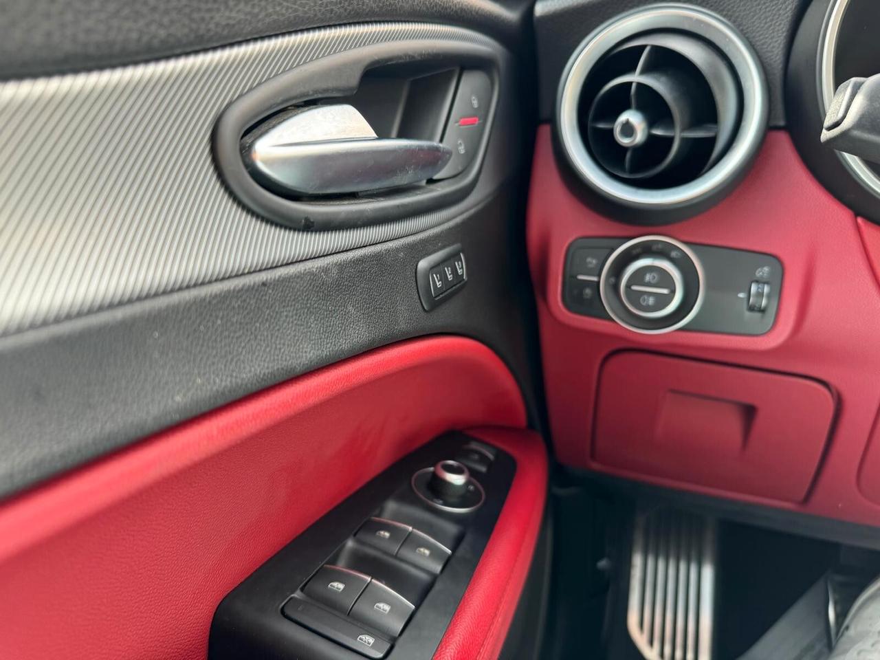 Alfa Romeo Stelvio 2.2 Turbodiesel 210 CV AT8 Q4 Veloce Tì