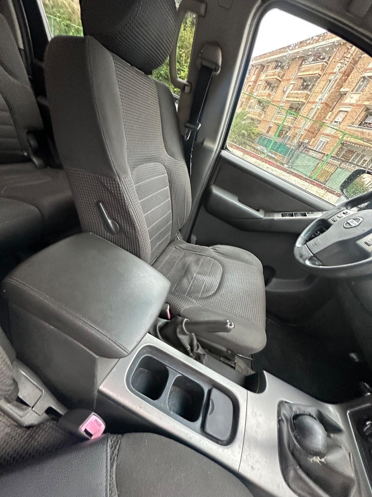 Nissan Pathfinder 2.5 dCi LE