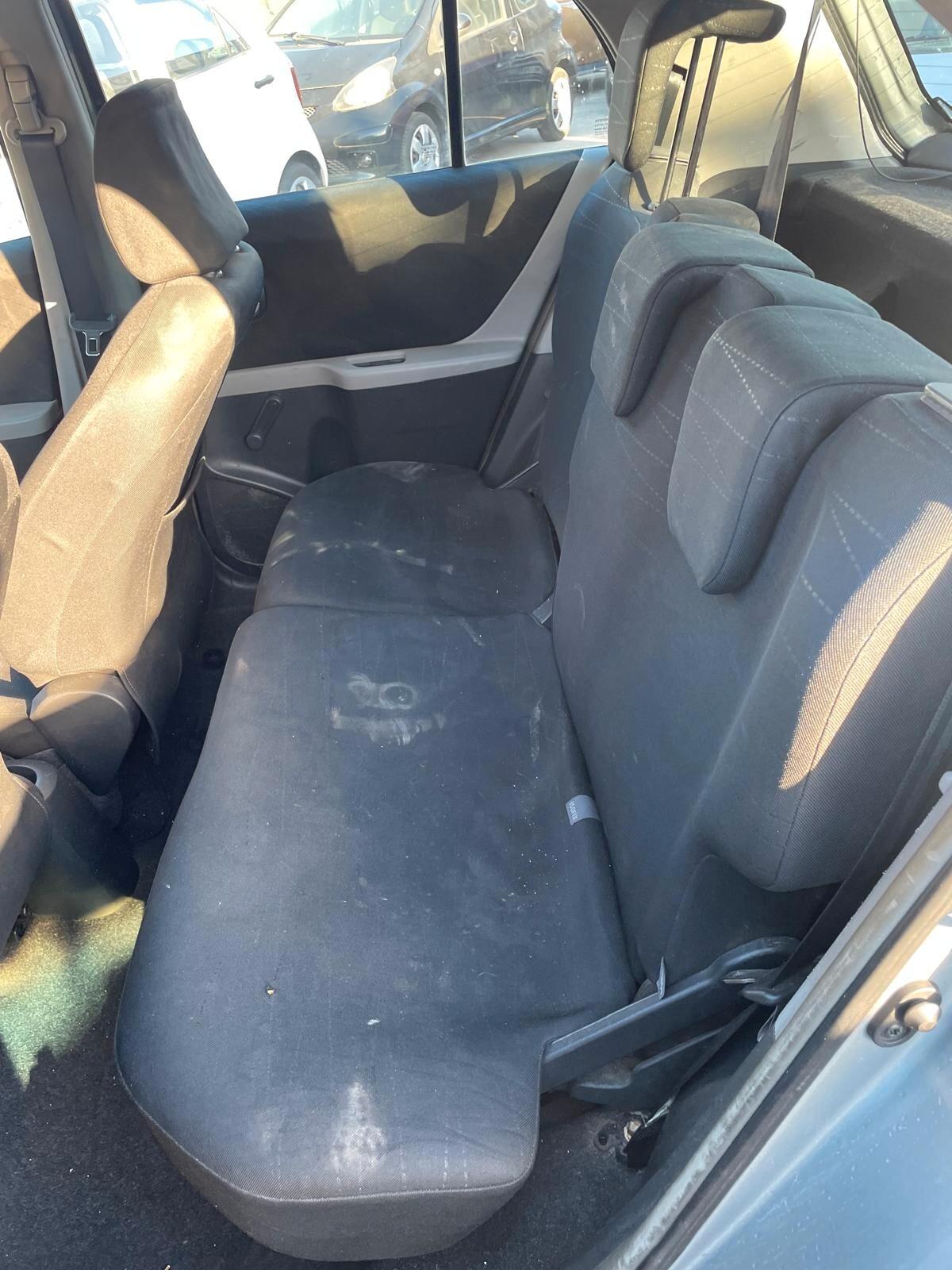 Toyota Yaris 1.3 5 porte Navi GPL