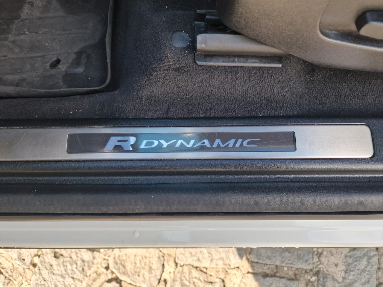 Land Rover Discovery Sport 2.0 eD4 150 CV 2WD R-Dynamic SE