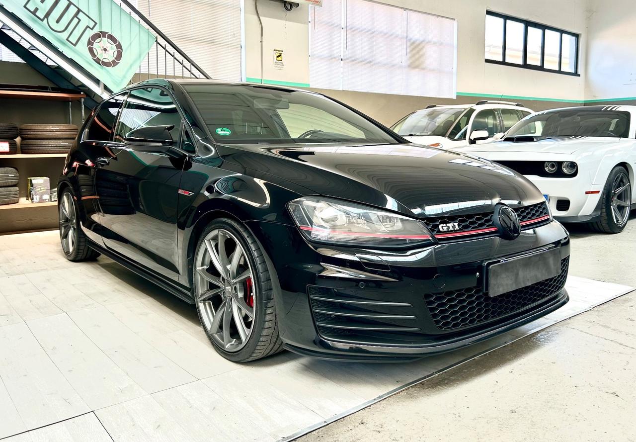 Volkswagen Golf GTI 2.0 TSI 3p.