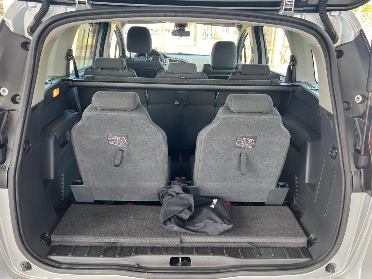 Peugeot 5008 1.6 VTi 120CV 7 POSTI - GANCIO TRAINO