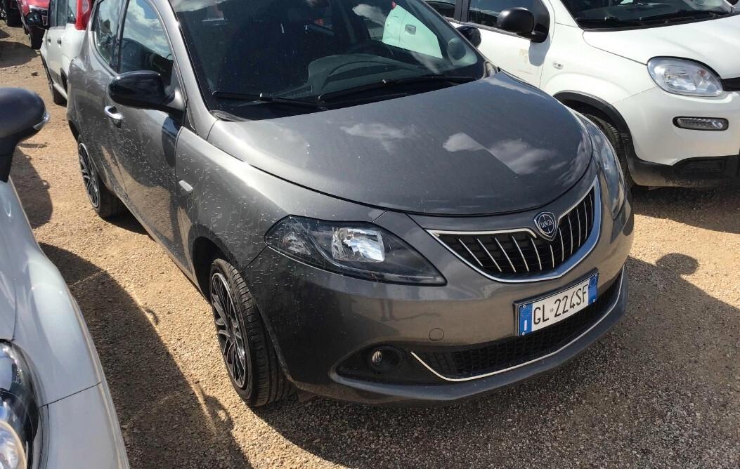 Lancia Ypsilon 1.0 FireFly 5 porte S&S Hybryd Gold