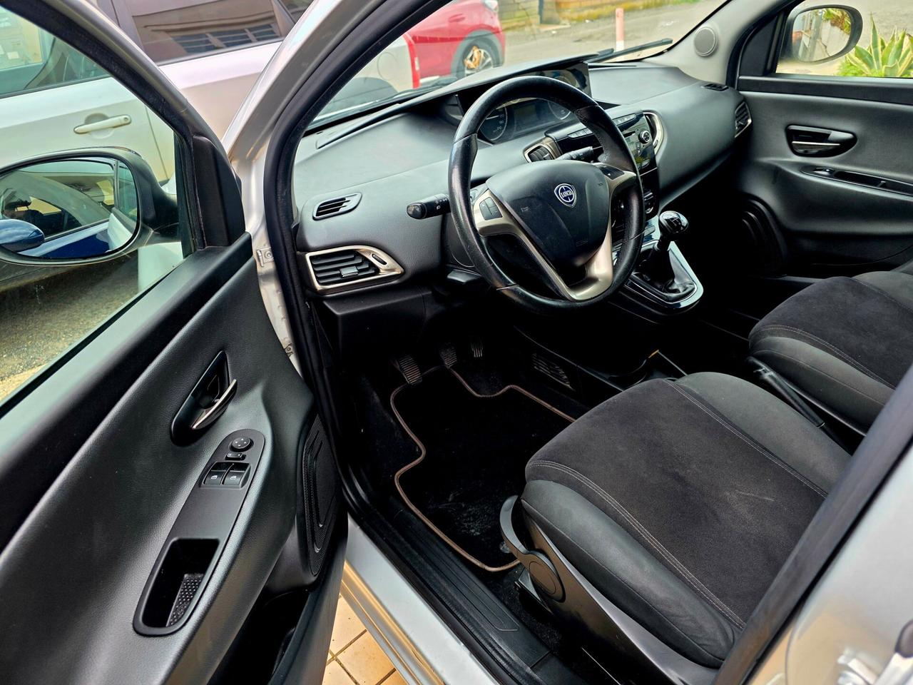 Lancia Ypsilon 1.3 MJT 16V 95 CV 5 porte S&S Gold