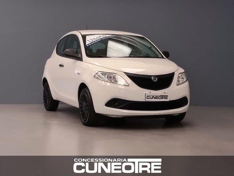 Lancia Ypsilon Ypsilon 1.0 FireFly 5 porte S&S Hybrid Ecochic Silver