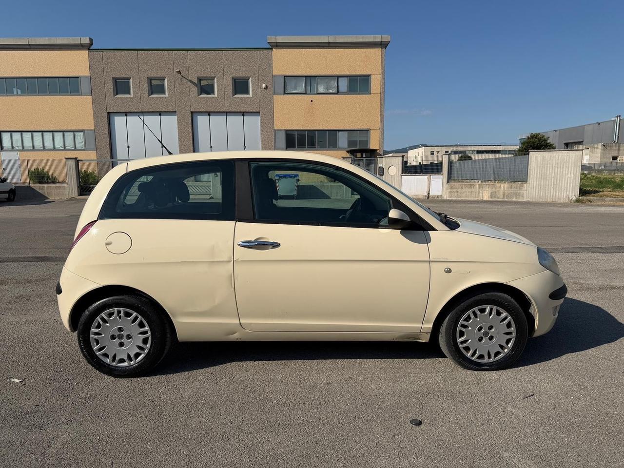 Lancia Ypsilon