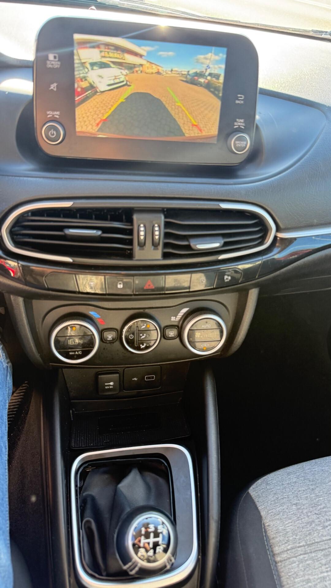 FIAT TIPO CROSS BENZINA EURO 6