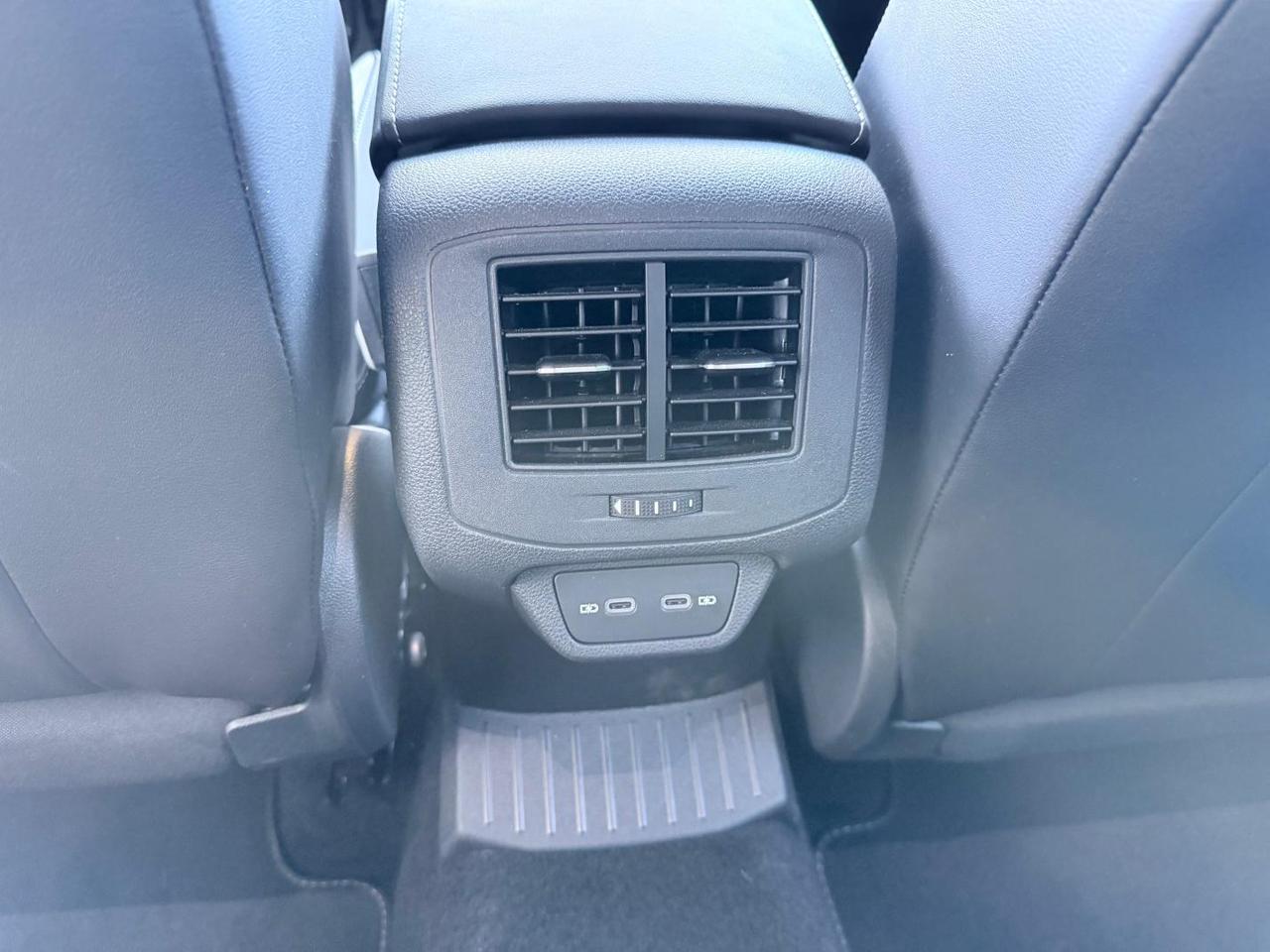 Volkswagen T-Roc 1.5 tsi R-Line dsg