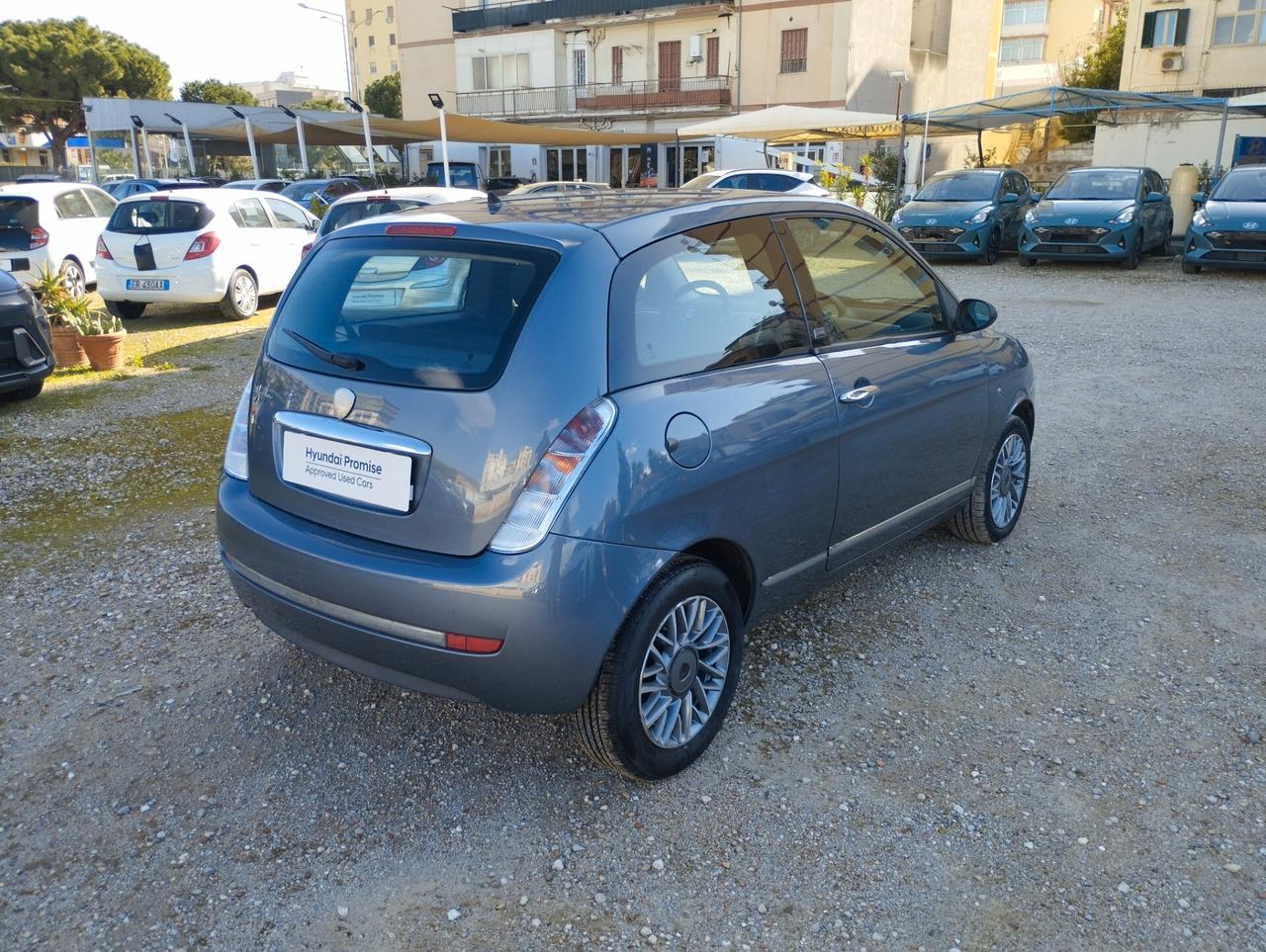 Lancia Ypsilon 1.3 MJT 75 CV Diva