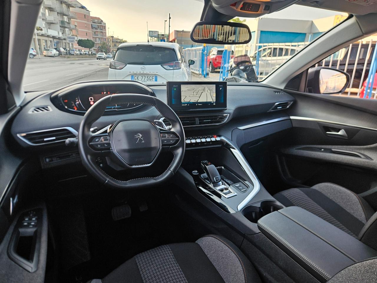 Peugeot 3008 BlueHDi 130 S&S EAT8 Business Edition