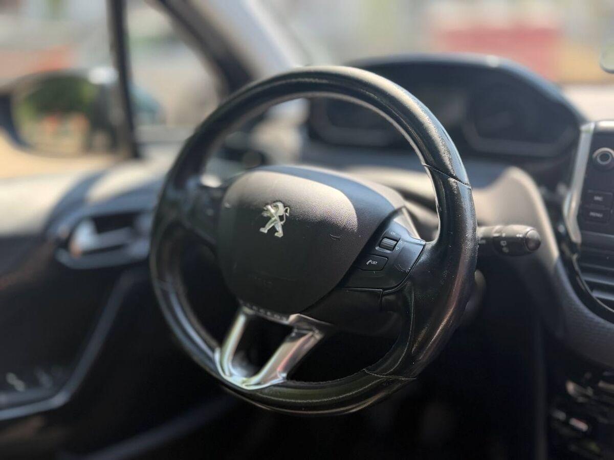 Peugeot 208 1.2 puretech Allure 82cv 3p
