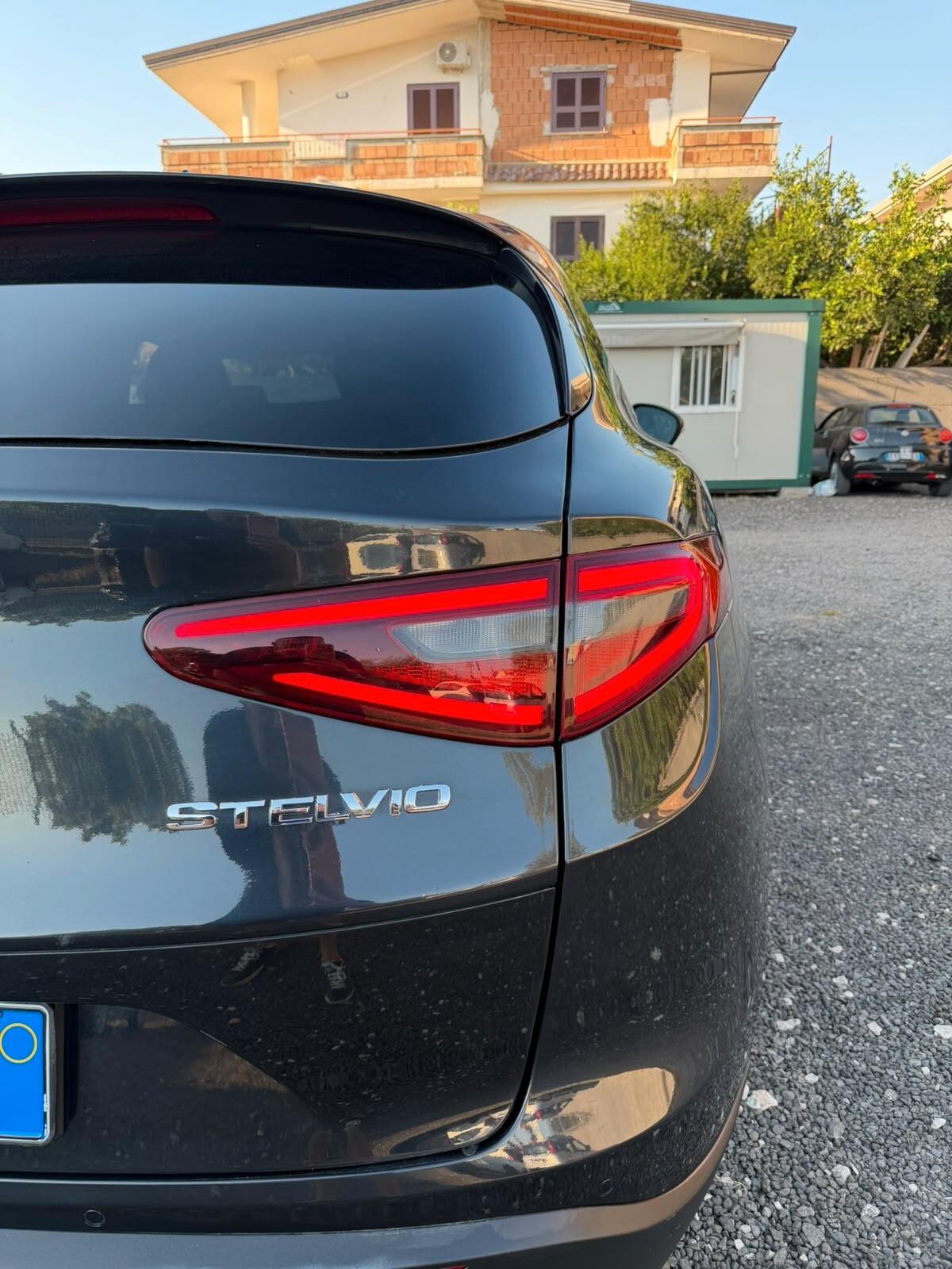 Alfa Romeo Stelvio 2.2 Turbodiesel 210 CV AT8 Q4 Executive