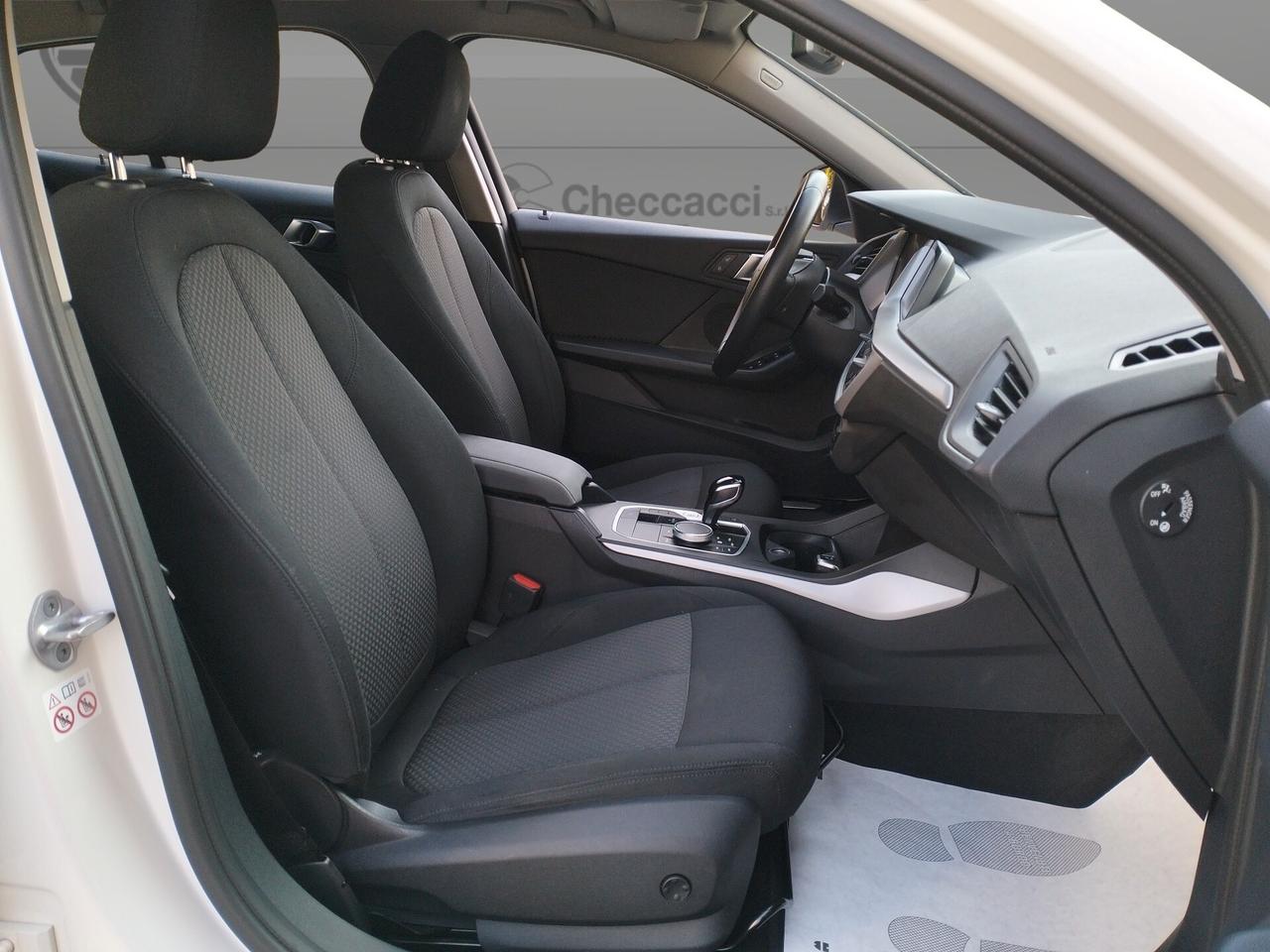 BMW 116 d Serie 1 F40 Sport auto NEOPATENTATI *IVA ESPOSTA*