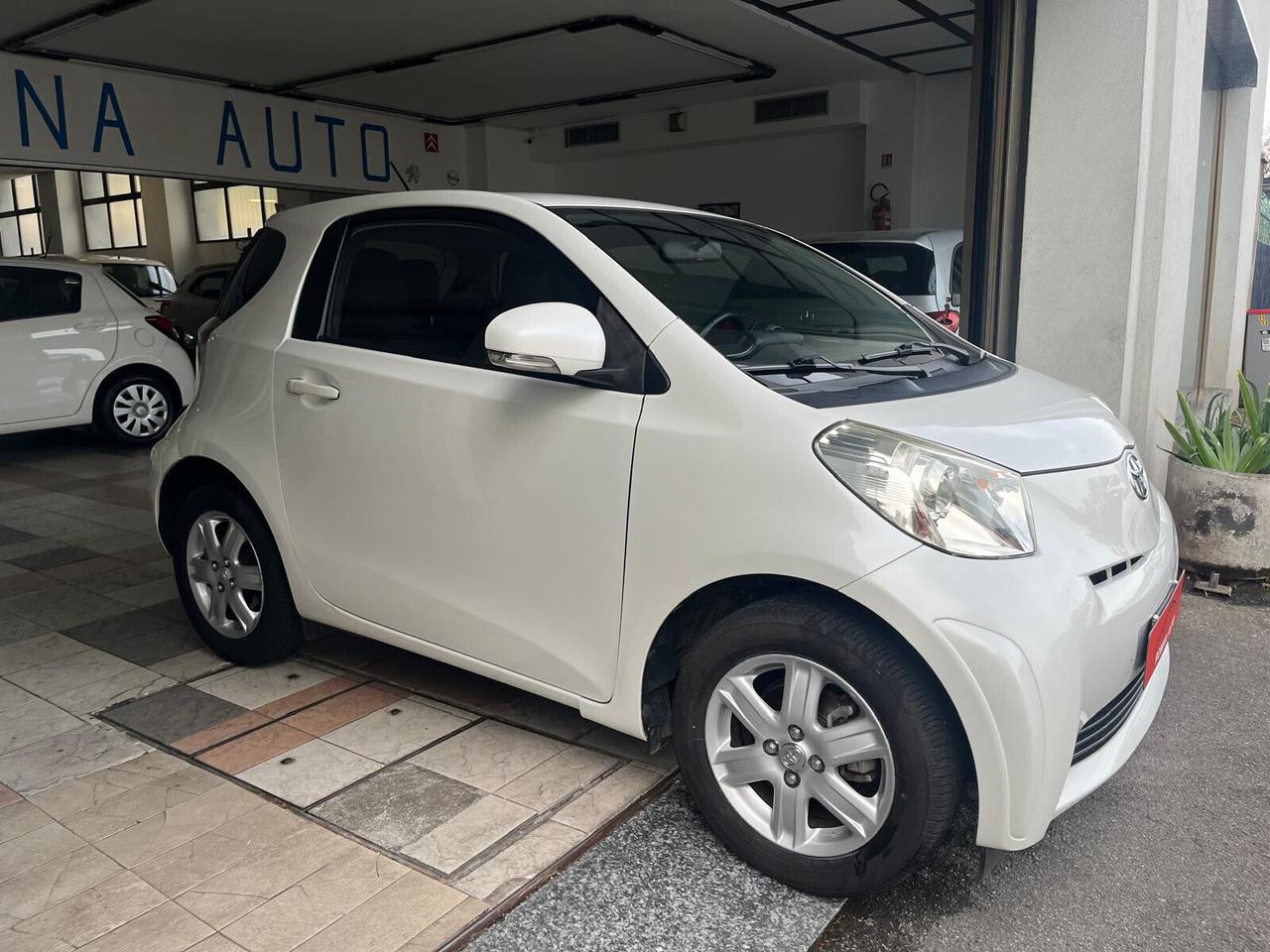 Toyota iQ 1.0